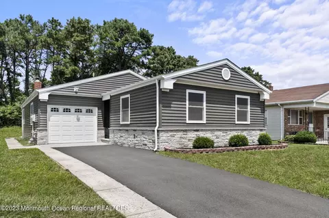 227 Orlando Blvd, Toms River, NJ 08757