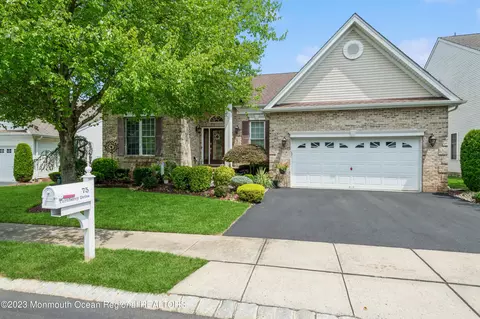 75 Turnberry Dr, Monroe, NJ 08831