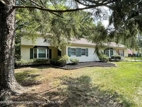 36 Tamara Dr, Roosevelt, NJ 08555