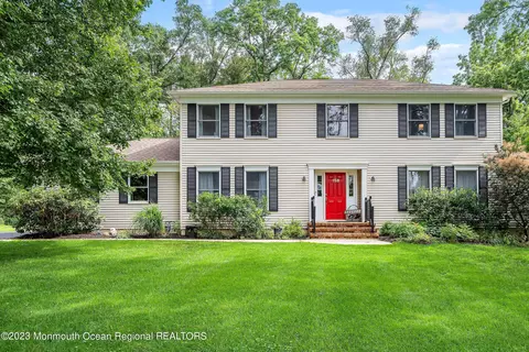 158 Dutch Lane Rd, Marlboro, NJ 07746