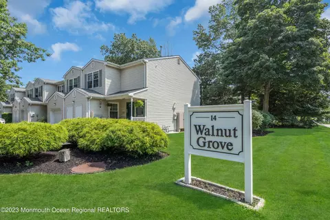 14 Walnut St #102, Toms River, NJ 08753