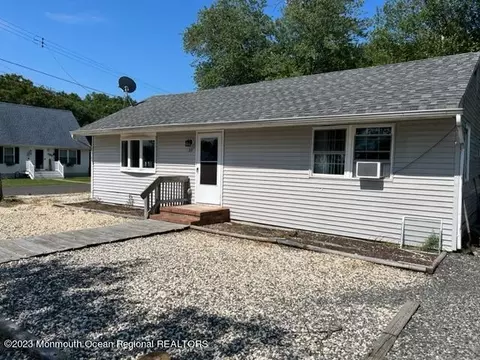 59 Oregon Ave, Waretown, NJ 08758