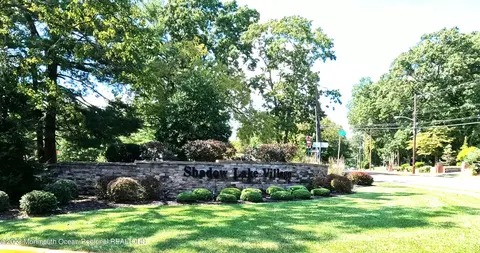 124 Manchester Ct, Red Bank, NJ 07701
