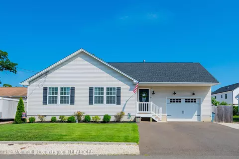 45 Southwind Dr, Waretown, NJ 08758