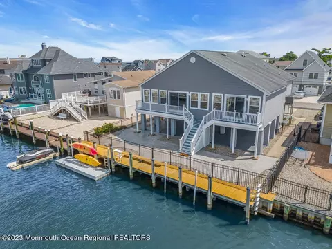 350 Cheryl Dr, Toms River, NJ 08753