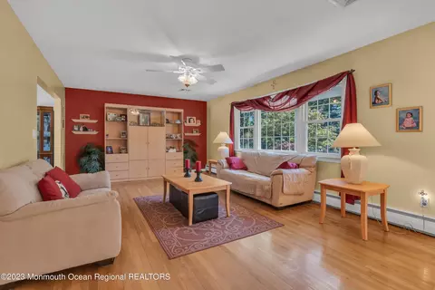 7 Devon Rd, Middletown, NJ 07748 photo 3