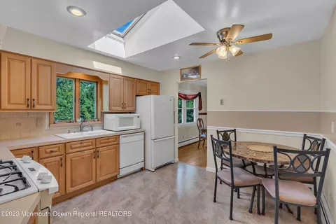 7 Devon Rd, Middletown, NJ 07748 photo 8