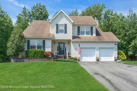 4 Morning Star Ln, Jackson, NJ 08527