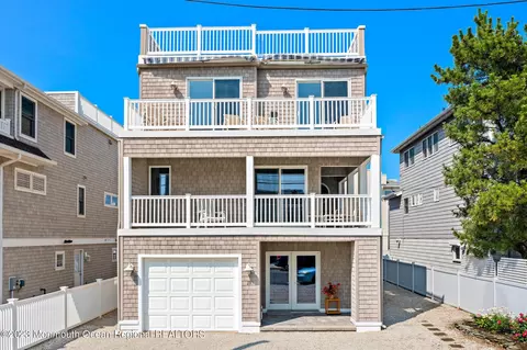 19 N 14th St, Surf City, NJ 08008