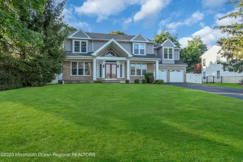 29 Royal Rd, Freehold, NJ 07728