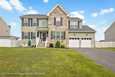 114 Nautilus Dr, Barnegat, NJ 08005