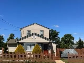 125 Laurence Pkwy, Old Bridge, NJ 08857