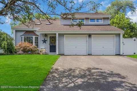1952 Bricksburg Ct, Toms River, NJ 08755