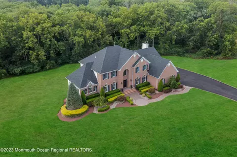 6 Delaney Ct, Manalapan, NJ 07726