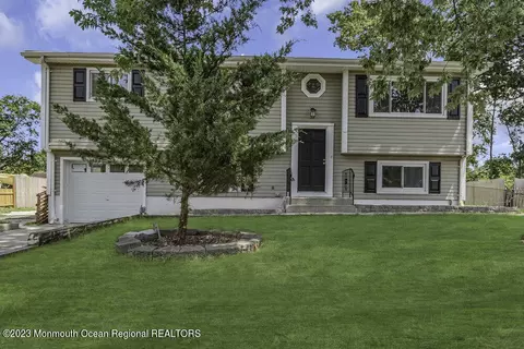 34 Dogwood Dr, Jackson, NJ 08527