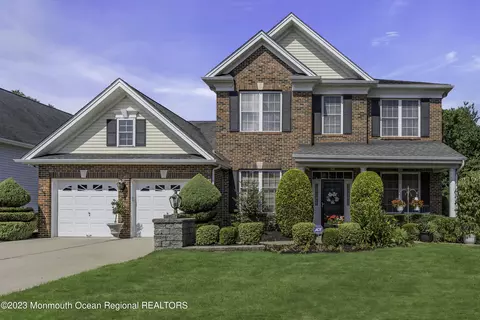 10 Belmont Ct, Freehold, NJ 07728