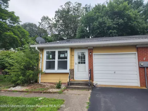 18 Salem Dr #A, Whiting, NJ 08759