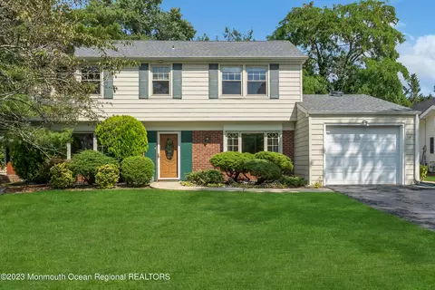 183 Deerfield Ln, Aberdeen, NJ 07747