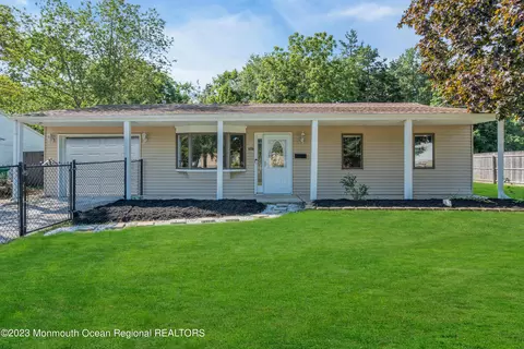406 Brookforest Dr, Toms River, NJ 08757