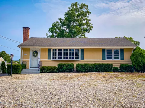 936 Clifton St, Forked River, NJ 08731