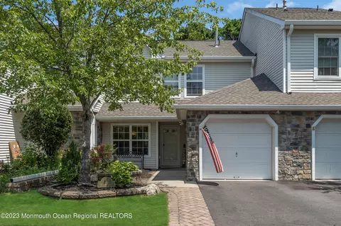 30 Buford Ct, Tinton Falls, NJ 07753