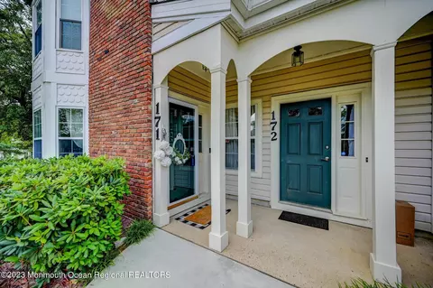 171 Tulip Ln, Freehold, NJ 07728