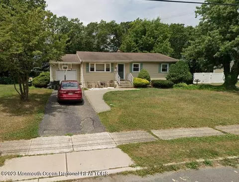 22 Southport Dr, Howell, NJ 07731