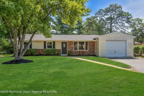 207 Piute Trl, Browns Mills, NJ 08015