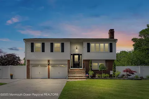 3 Teal Pl, Bayville, NJ 08721