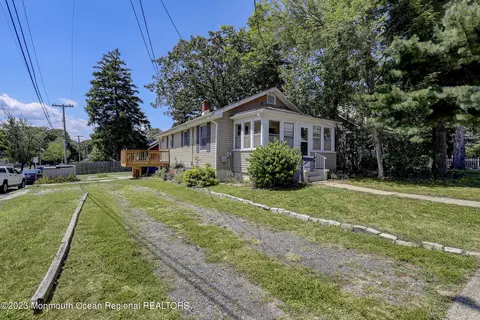 61 Thompson Ave, Leonardo, NJ 07737