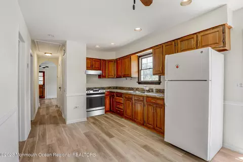 61 Thompson Ave, Leonardo, NJ 07737 photo 9