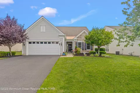 9 Aberdeen Ln, Manchester, NJ 08759