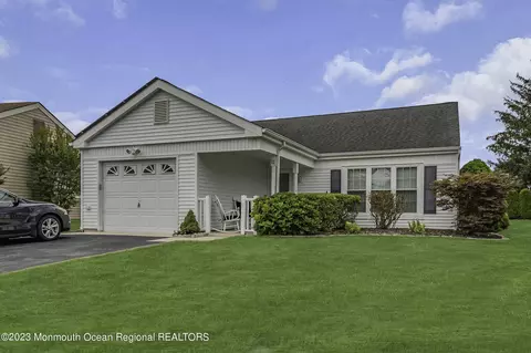11 Weybridge Pl, Manchester, NJ 08759
