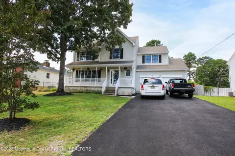 717 Buccaneer Ln, Manahawkin, NJ 08050