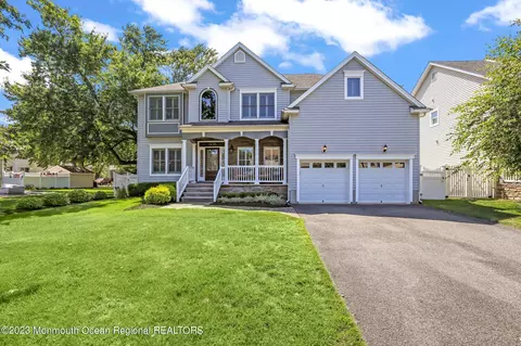 8 Spaulding Pl, Monmouth Beach, NJ 07750