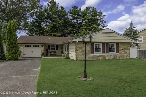 144 Idlewild Ln, Aberdeen, NJ 07747