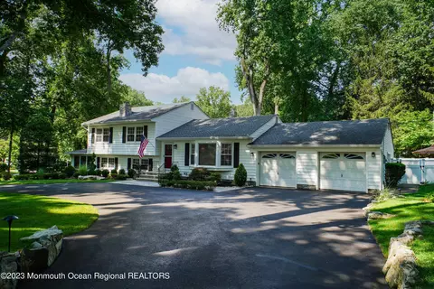 102 Hill Ter, Red Bank, NJ 07701