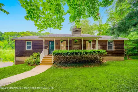 2102 Tiltons Corner Rd, Wall, NJ 07719