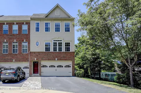 62 Pate Dr, Middletown, NJ 07748