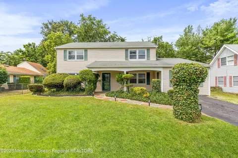 84 Ivy Way, Aberdeen, NJ 07747