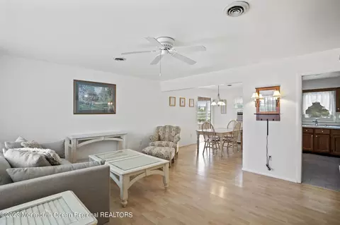 14 Oakfield Rd, Berkeley, NJ 08721 photo 4
