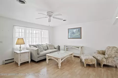 14 Oakfield Rd, Berkeley, NJ 08721 photo 6