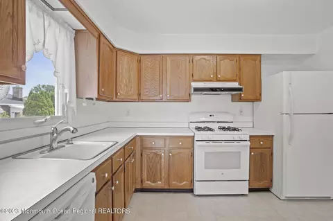 14 Oakfield Rd, Berkeley, NJ 08721 photo 12
