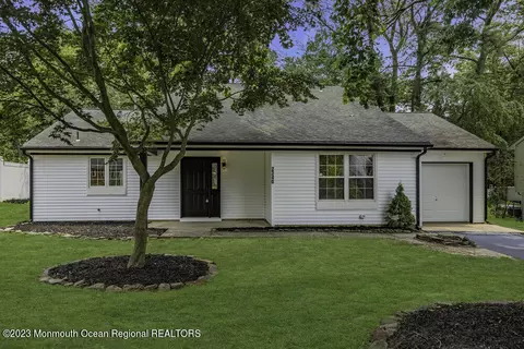 2340 Holly Hill Rd, Manchester, NJ 08759