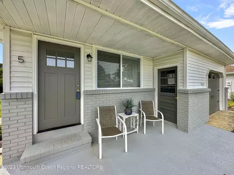 5 Saint Croix St, Toms River, NJ 08757
