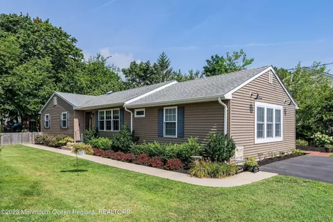 1005 Rue Ave, Point Pleasant, NJ 08742