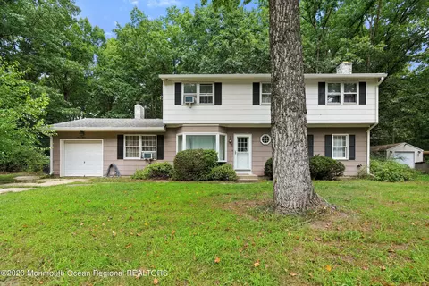 33 Murdock Pl, Jackson, NJ 08527