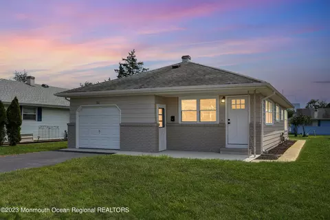 34 Saint David Dr, Toms River, NJ 08757