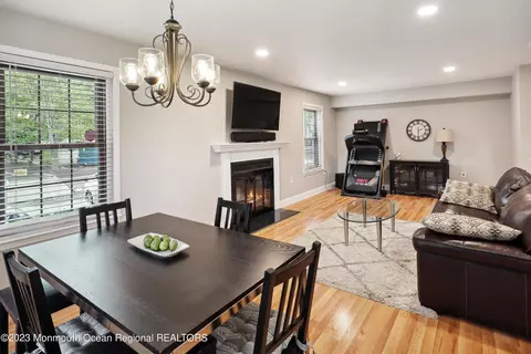507 Wellington Pl, Aberdeen, NJ 07747
