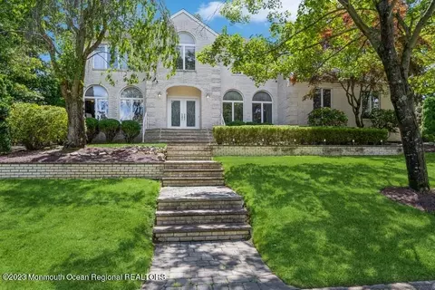 30 Chagall Rd, Marlboro, NJ 07746